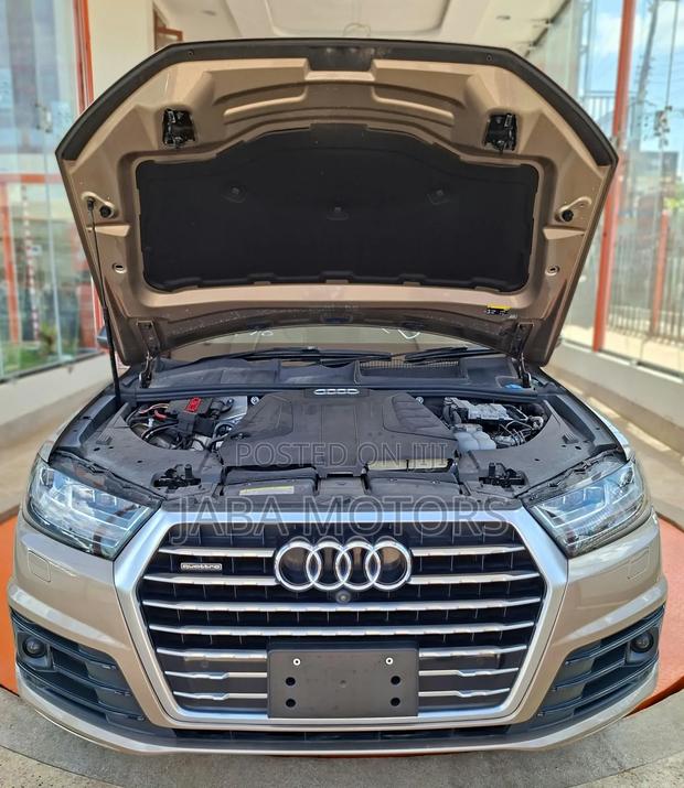 Audi Q7 2019 Gray