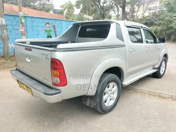 Toyota Hilux 2011 Silver