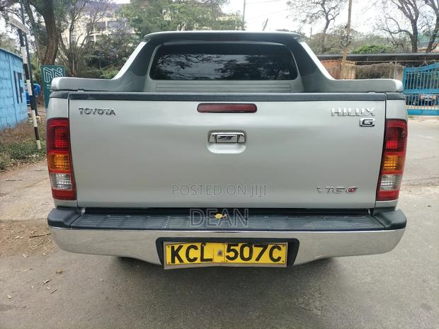Toyota Hilux 2011 Silver