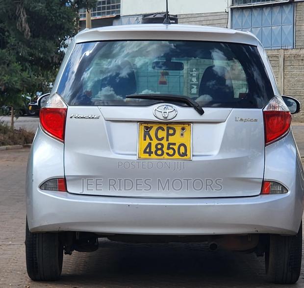 Toyota Ractis 2011 Gray
