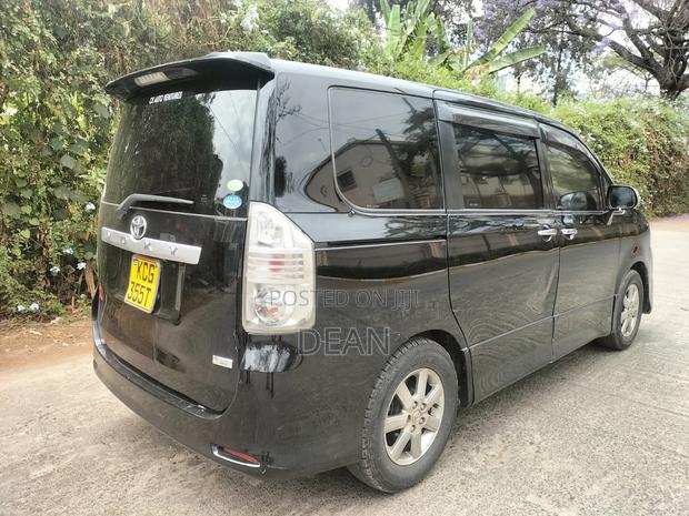 Toyota Voxy 2009 Black