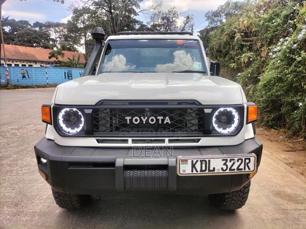 Toyota Land Cruiser 2022 White