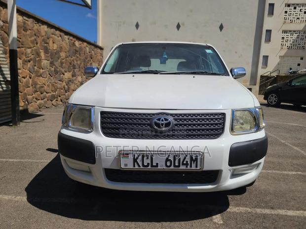 Toyota Succeed 2010 Off white