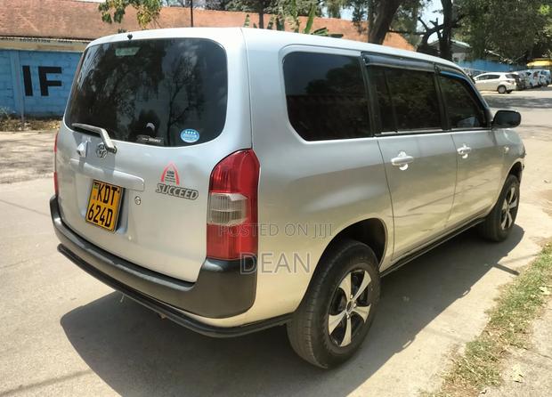 Toyota Succeed 2019 Silver