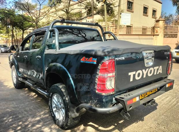 Toyota Hilux 2014 Green