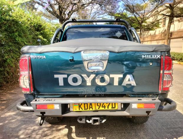 Toyota Hilux 2014 Green
