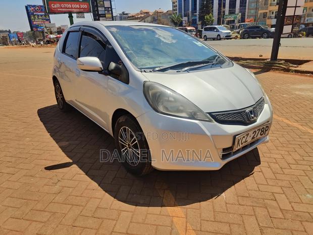 Honda Fit Automatic 2012 Silver
