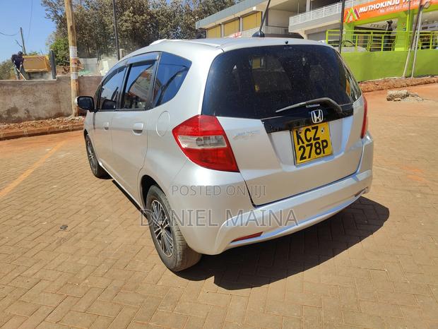 Honda Fit Automatic 2012 Silver