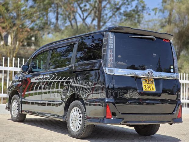 Toyota Voxy 2016 Black
