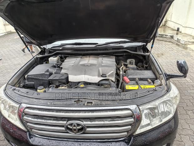 Toyota Land Cruiser 4.6 V8 ZX 2018 Black