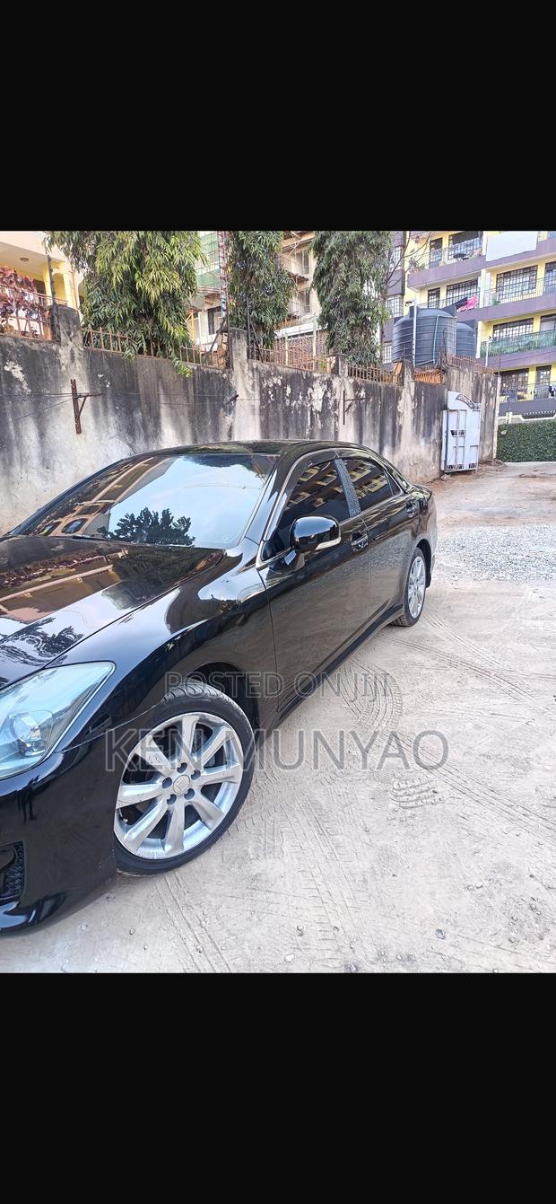 Toyota Crown 2010 Black