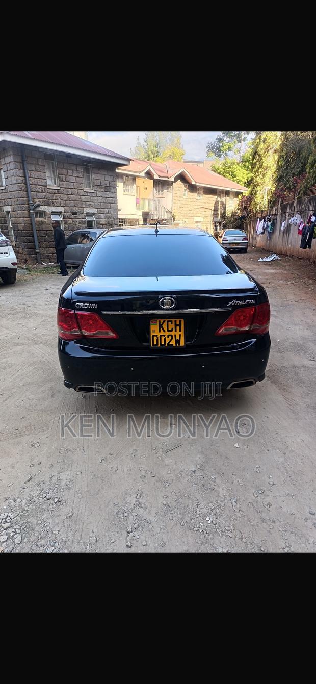 Toyota Crown 2010 Black