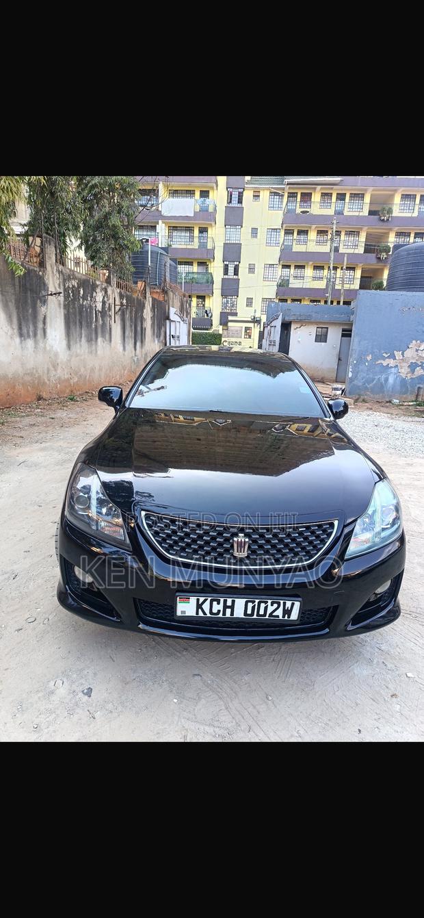 Toyota Crown 2010 Black