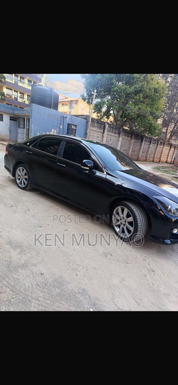 Toyota Crown 2010 Black