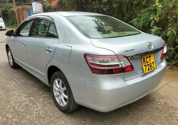 Toyota Premio 2011 Silver