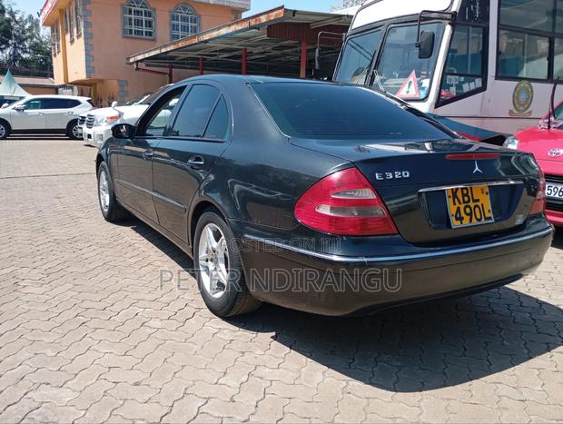 Mercedes-Benz E280 2010 Black