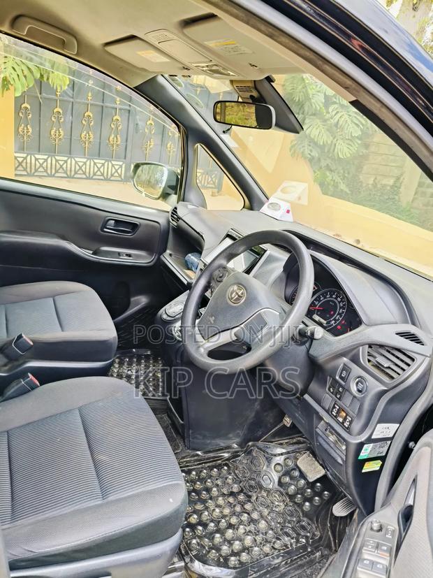 Toyota Noah 2.0 FWD (7 Seater) 2017 Black