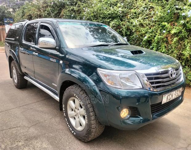 Toyota Hilux 2010 Green