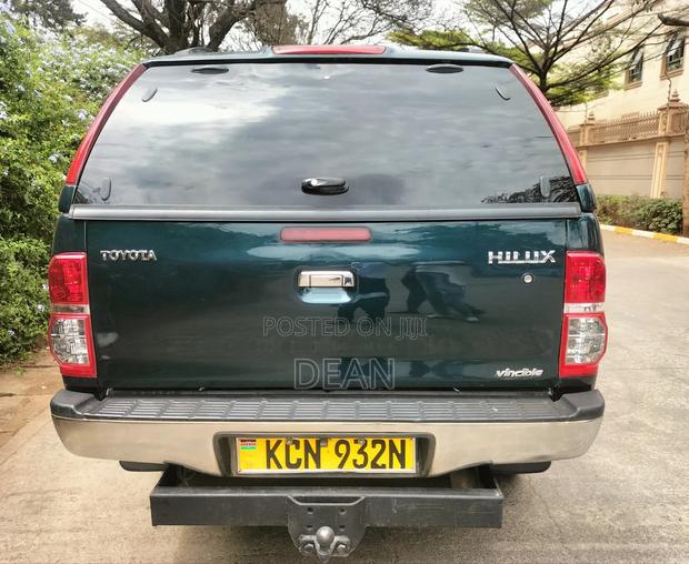 Toyota Hilux 2010 Green