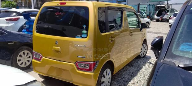 Suzuki Wagon R 660 Hybrid FWD 2018 Gold