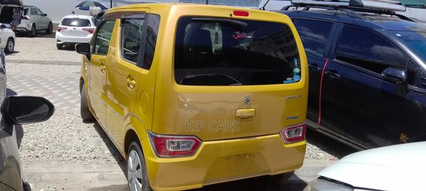 Suzuki Wagon R 660 Hybrid FWD 2018 Gold