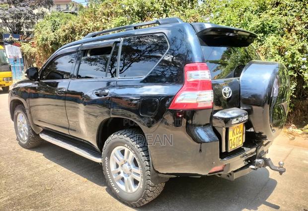 Toyota Land Cruiser Prado 2011 Black