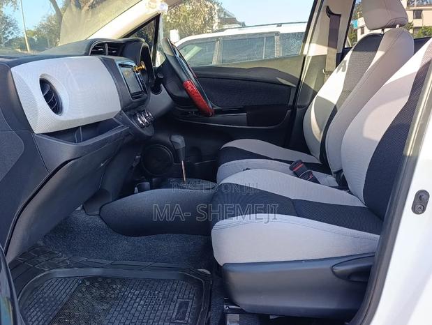 Toyota Vitz 1.3 FWD 5dr 2015 Pearl