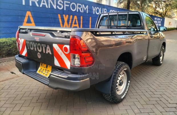 Toyota Hilux 2019 Black