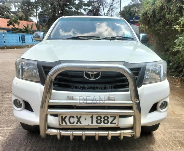Toyota Hilux 2014 White