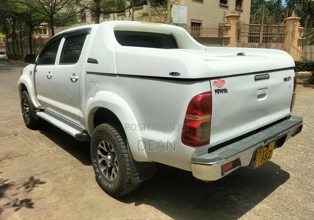 Toyota Hilux 2014 White