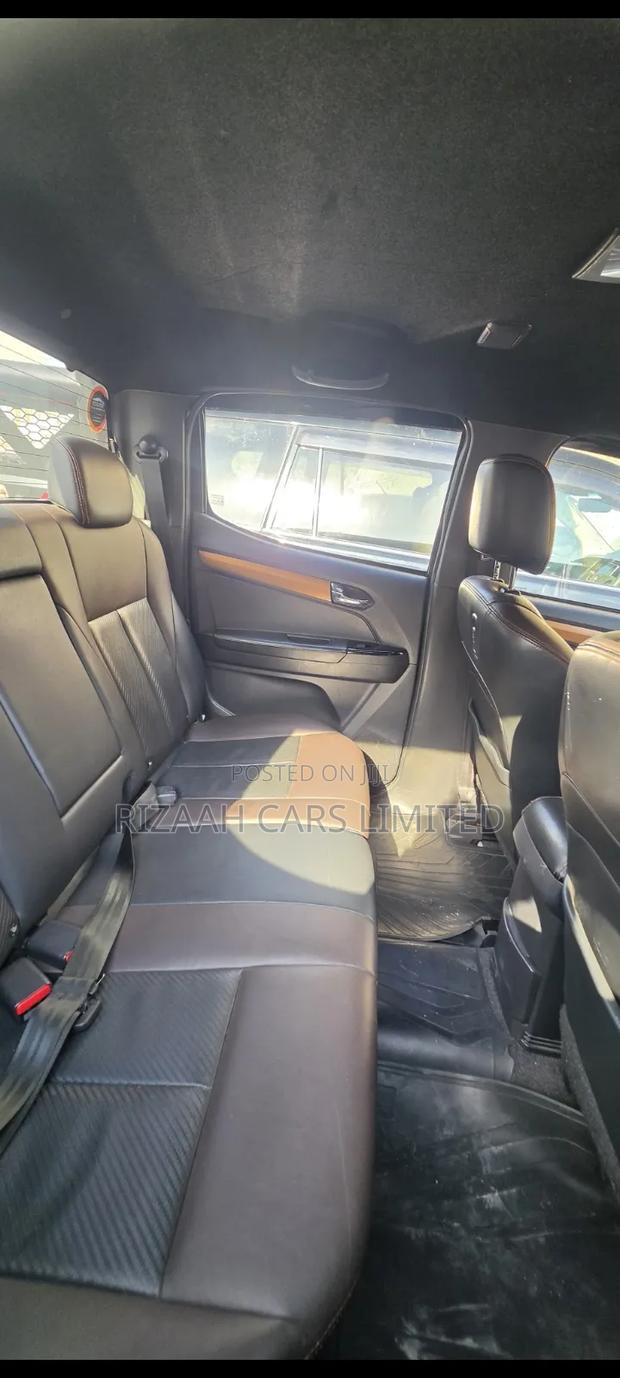 Isuzu D-MAX 2019 White