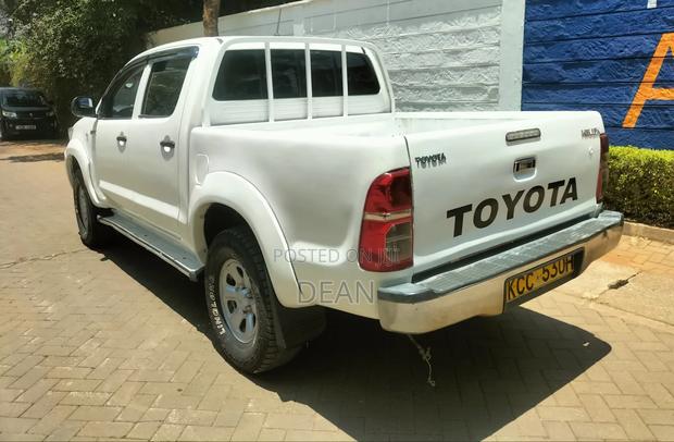 Toyota Hilux 2015 White