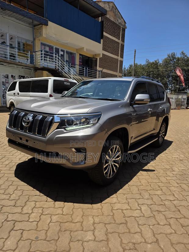 Toyota Land Cruiser Prado 2.8 2022 Brown