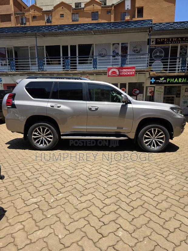 Toyota Land Cruiser Prado 2.8 2022 Brown