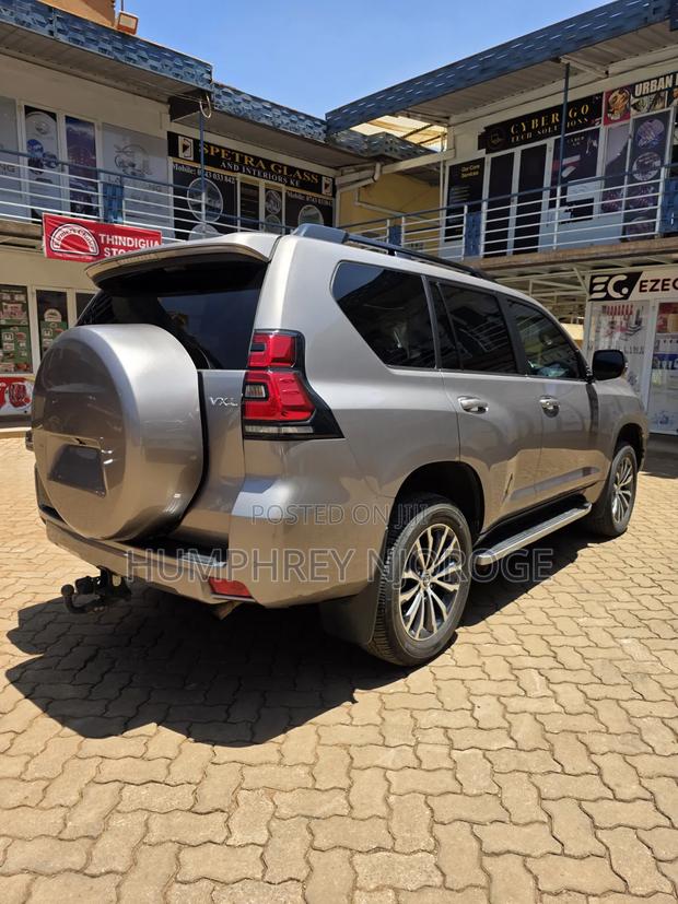 Toyota Land Cruiser Prado 2.8 2022 Brown