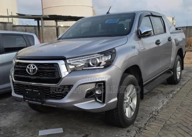 Toyota Hilux Revo Double Cab Deisel 2.4 AWD 2021 Silver