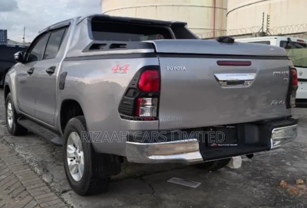 Toyota Hilux Revo Double Cab Deisel 2.4 AWD 2021 Silver