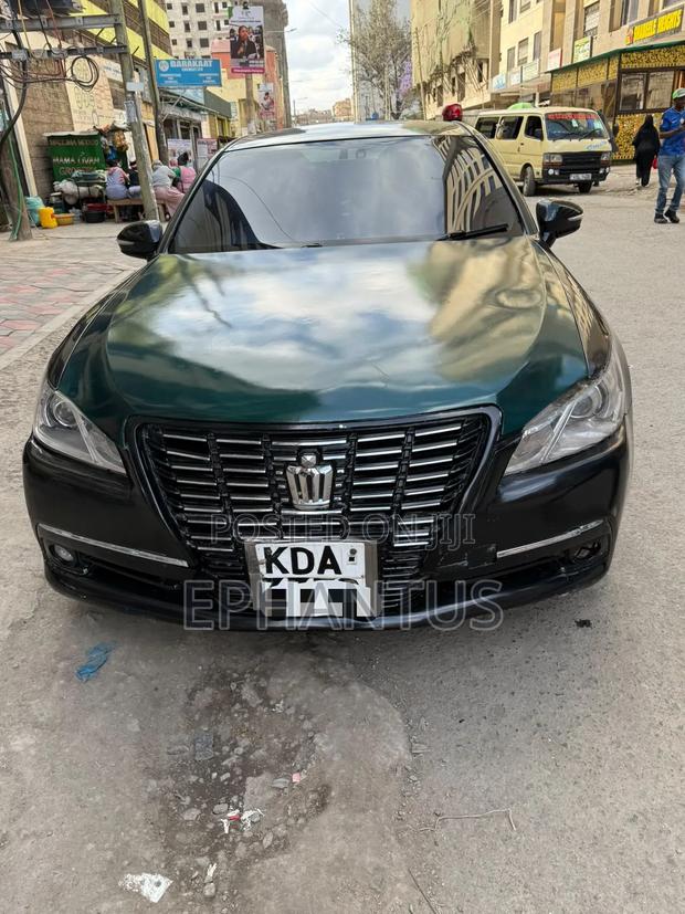 Toyota Crown 2013 Black