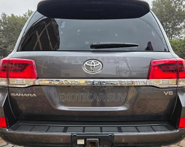 Toyota Land Cruiser 4.5 V8 VXR 2019 Matt Black