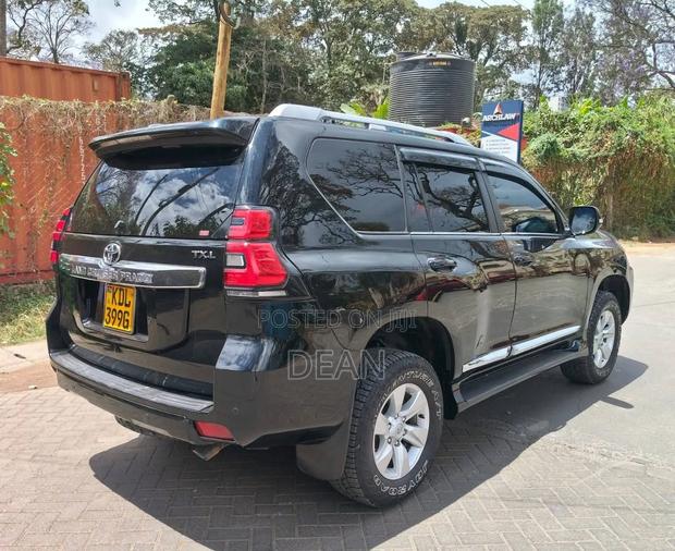 Toyota Land Cruiser Prado 2016 White