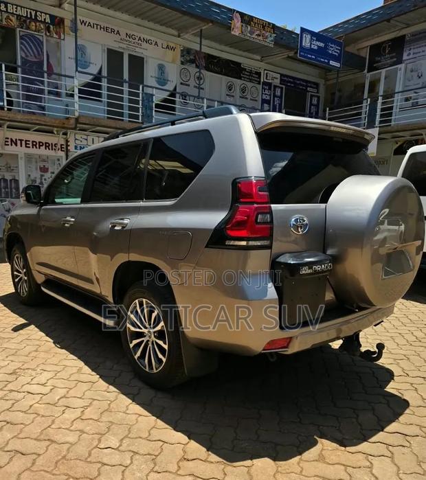 Toyota Land Cruiser Prado 2.8 2022 Gray