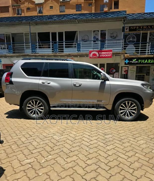 Toyota Land Cruiser Prado 2.8 2022 Gray