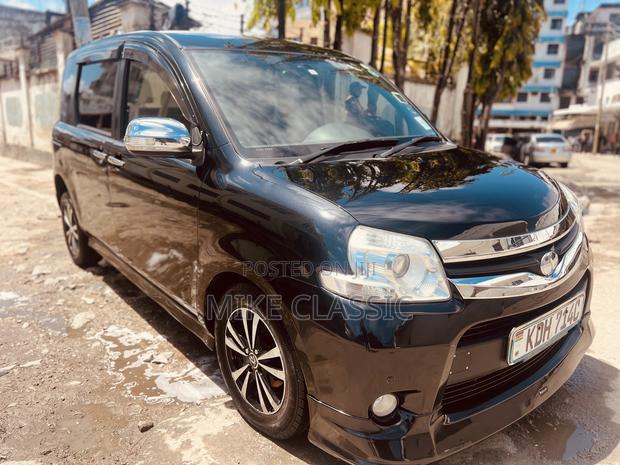 Toyota Sienta 1.5 FWD 2015 Black