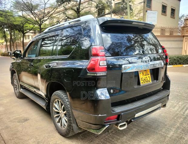 Toyota Land Cruiser Prado 2018 Black