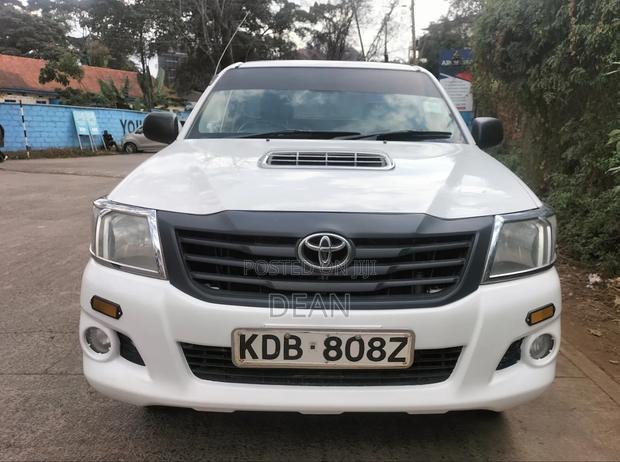Toyota Hilux 2014 White