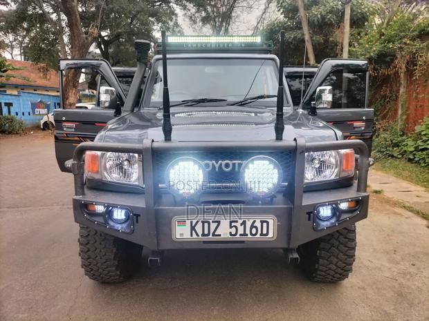 Toyota Land Cruiser 2014 Gray