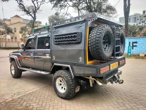Toyota Land Cruiser 2014 Gray