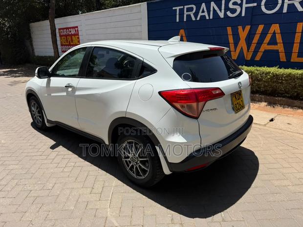 Honda Vezel 2016 White