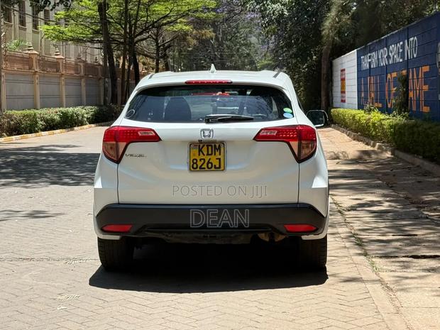 Honda Vezel 2016 White