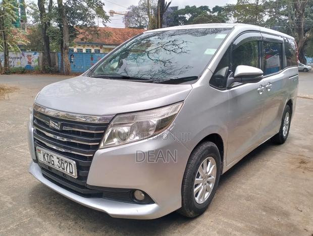 Toyota Noah 2015 Silver